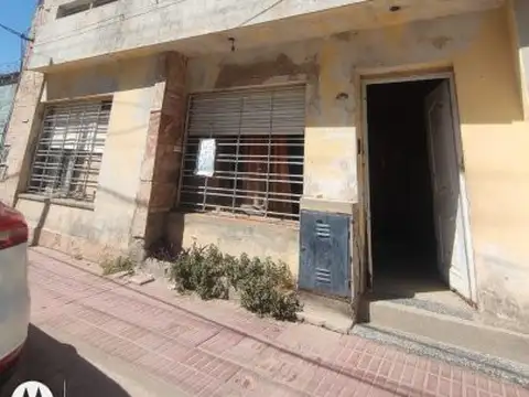 Ph en venta en Bernal 4 ambientes con terraza a reciclar.