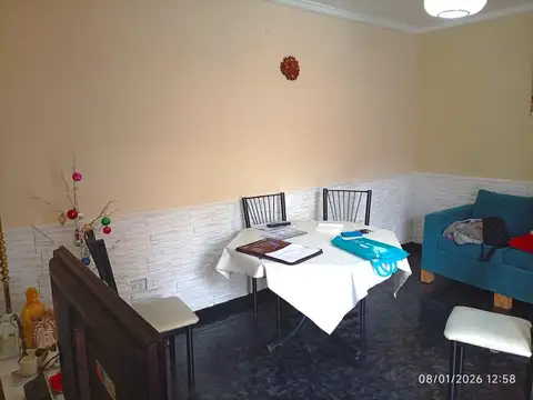 PH 2 ambientes, patio, lavadero,coc. com. excelente estado