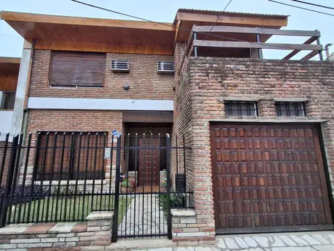 VENTA CASA 5 AMBIENTES EN FLORIDA MITRE