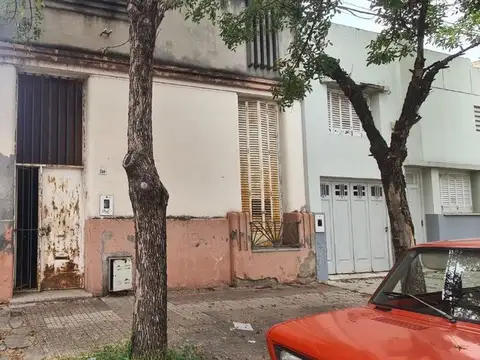 VENTA/CASA/ZONA CENTRICA/A REFACCIONAR