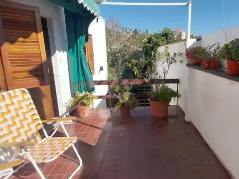 Departamento 7 ambientes con 2 baños