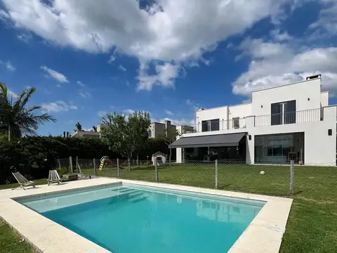 Alquiler Temporal Casa a La Laguna Barrio  Santa Teresa Villanueva Tigre