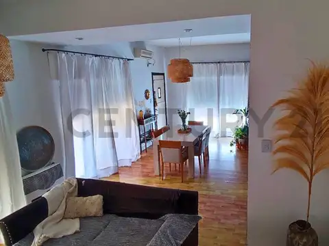 117 e/529 y 530 200, Piso 0