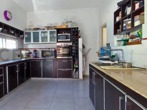 117 e/529 y 530 200, Piso 0