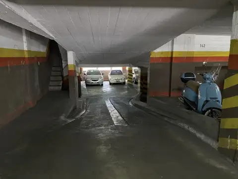 Cochera Fija y Cubierta en Palermo