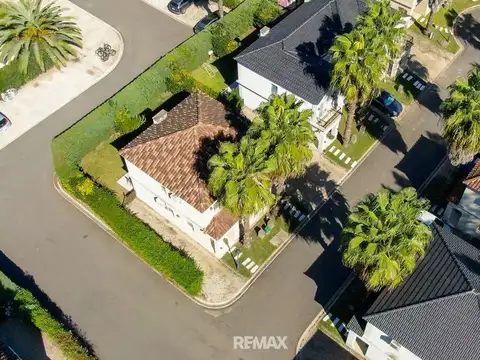 Venta dúplex 3 amb. jardín,parrilla,cochera y seg.