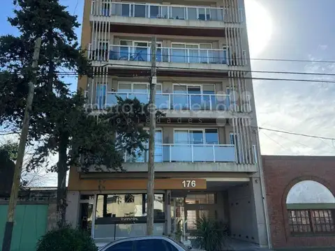 Av.ESCRIBANO 100, Piso 2