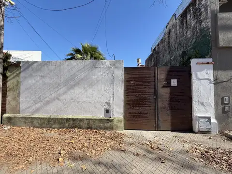 Serbando Bayo al 800 | Casa a reciclar o terreno para construir