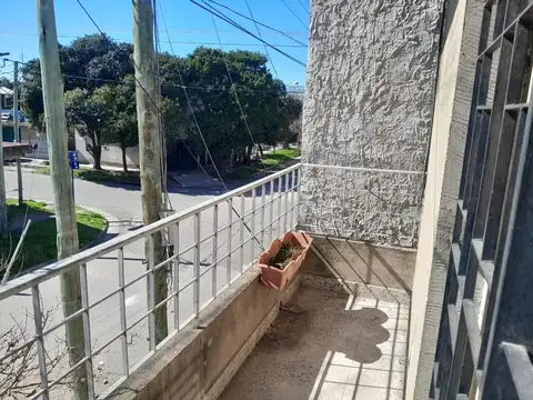CASA MAS DOS DEPTOS EN VENTA  ISIDRO CASANOVA