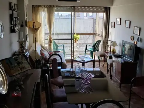 Piso 17, 3 Ambientes Balcon Vista Abierta Cochera Fija Vivienda y Profesional