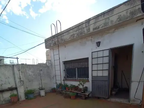 Depto Tipo Casa en Venta 60 años