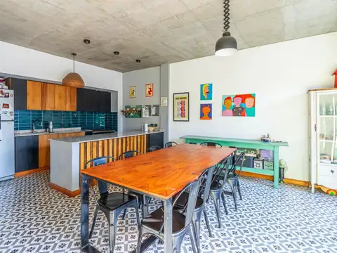 Casa 5 ambientes con 2 baños
