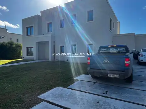 Venta Casa en La Providencia 5 Dormitorios Canning