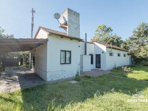 Casa 4 ambientes con 2 baños