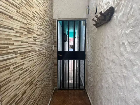 Depto Tipo Casa en Venta en Lanus Oeste, USD 70.000