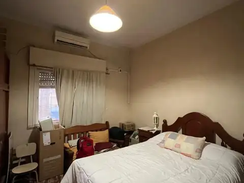 Casa en Alquiler con 2 cocheras