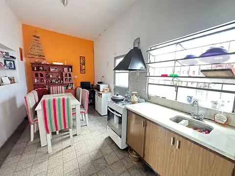 VENTA | PERMUTA - Casa1 dormitorio mas comodín, y cochera - Barrio Belgrano, Rosario.