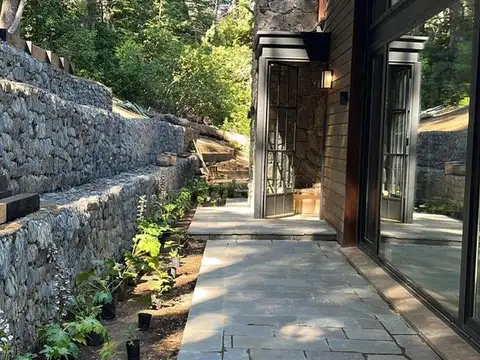 Ruta 82 Lago Gutiérrez, R8400 San Carlos de Bariloche, Patagonia Argentina 100