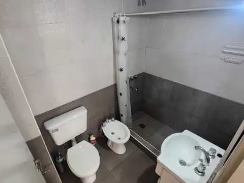 MUY LINDO  MONOAMBIENTE AL FRENTE  "APTO PROF".