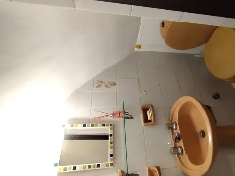 Encantador Duplex en Costa Azul con 3 Dormitorios