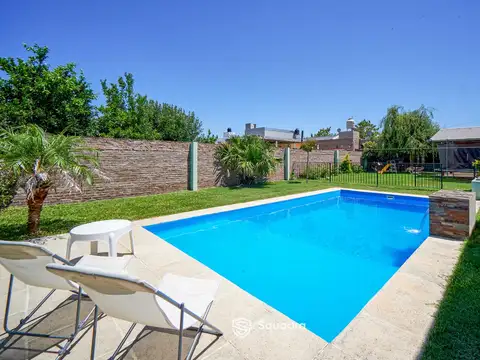 Casa 5 ambientes con 3 baños