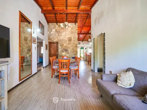 Casa en Venta con 2 cocheras