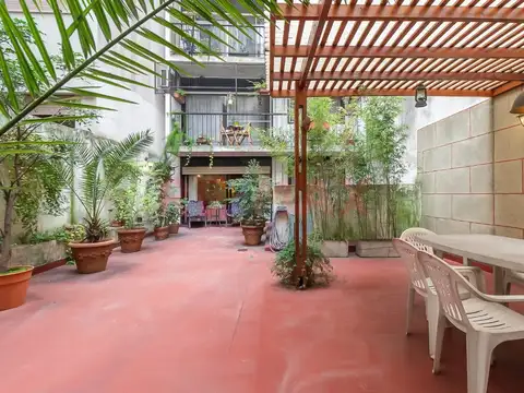 Venta 4 ambientes y gran patio Recoleta