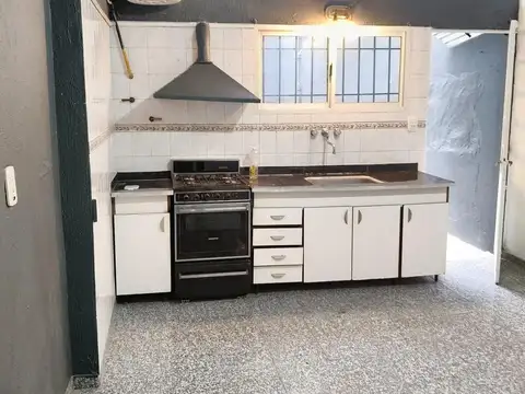 PH INTERNO C/PATIO AMPLIO | 2 DORM | A 3 CUADRAS DE ESTACION