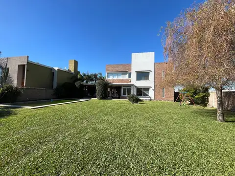 Casa en Venta en Funes, USD 260.000
