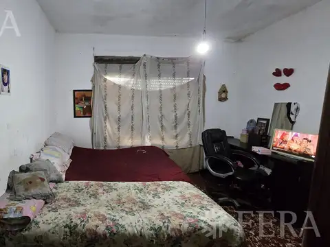 Venta casa 4 ambientes con patio  en Monte Chingolo