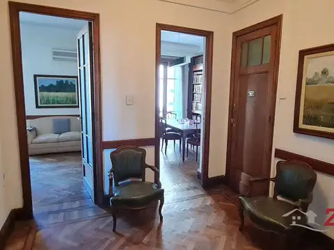 VENTA OFICINA 4 AMBIENTES de Estilo en Emblemático Edificio Francés – Retiro