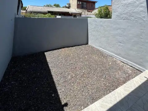 Fleming 2600, Piso PB