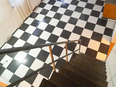 Casa 11 ambientes con 4 baños