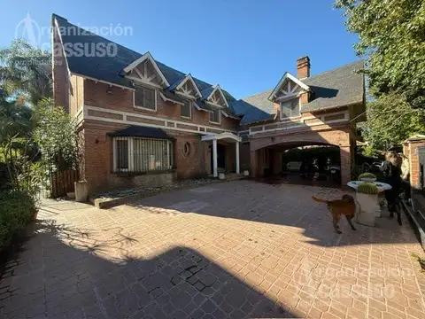 Casa 5 ambientes con 5 baños