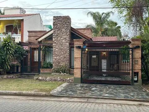 VENTA CASA 3 DORMITORIOS EN BARRIO CABILDO