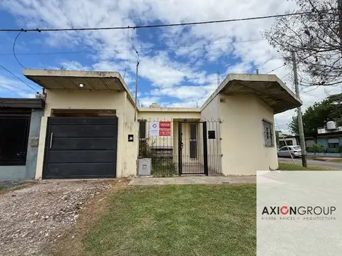Casa en venta c/ cochera en La Plata