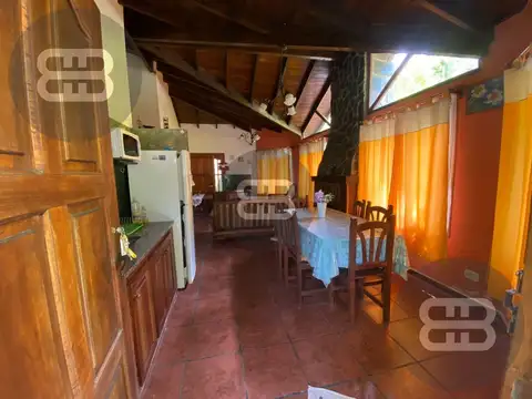 Casa en Venta con 2 cocheras