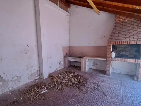 Casa 3 ambientes con 1 baño