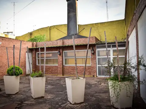 LOCALES COMERCIALES EN VENTA EN SALTO BUENOS AIRES