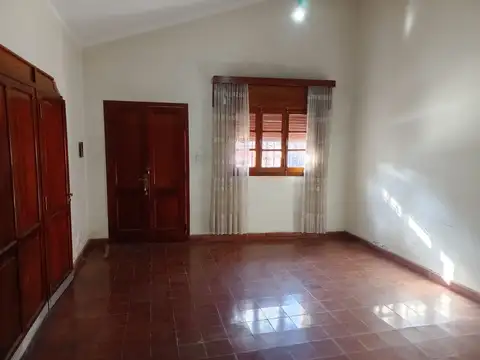 Casa en Alquiler de 3 dormitorios