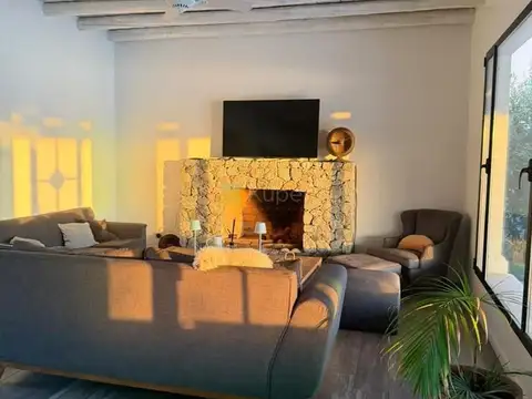 Casa en Alquiler al Oeste