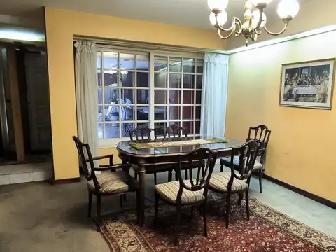 Casa 7 ambientes con 5 baños
