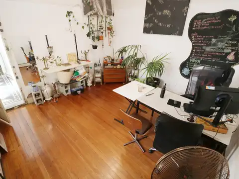 VENTA CASA 5 AMBIENTES - EN FLORESTA - 2 PLANTAS - LOCAL COMERCIAL -  TERRAZA - PERMUTA - FINANCIA