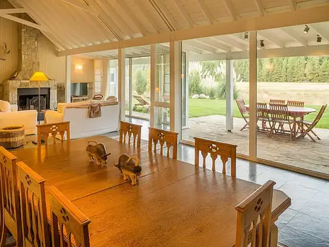 Casa en venta c/ cochera en San Martin de los Andes