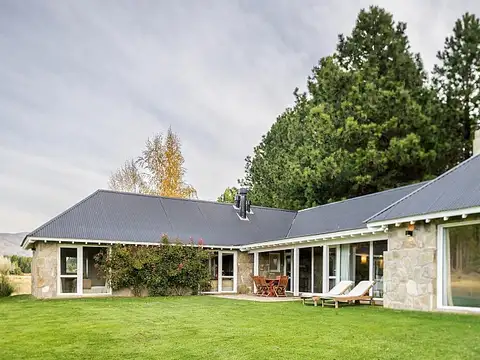 Casa en venta c/ cochera en San Martin de los Andes