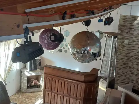 VENTA CASA  5 AMBIENTES  GREGORIO DE LAFERRERE