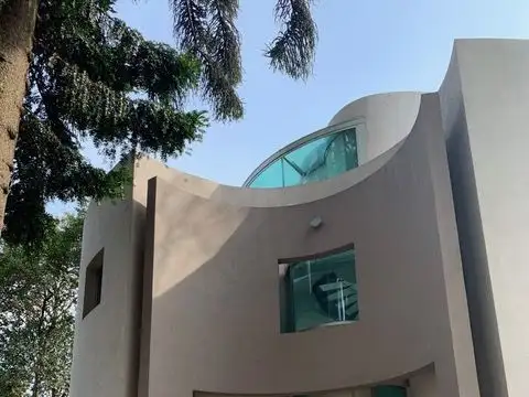 Casa 5 ambientes con 6 baños