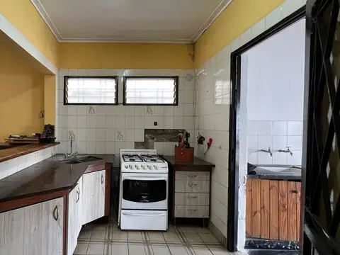 Depto Tipo Casa 5 ambientes con 2 baños