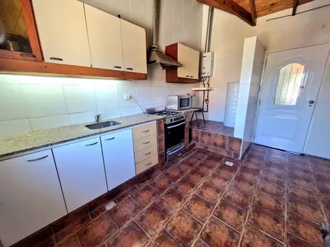 Depto Tipo Casa en Alquiler en Caseros, $ 900.000