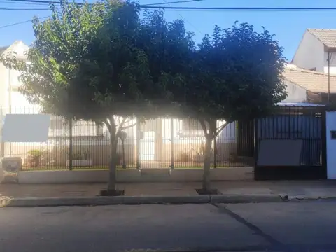 Casa en Venta en Berazategui, USD 94.000